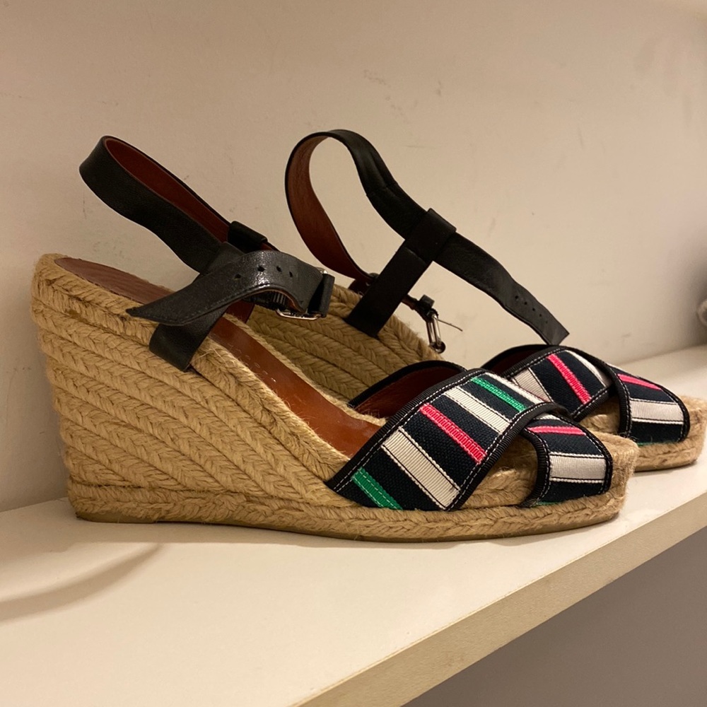 Wedge sandals